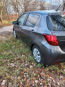 Toyota yaris (6 foto / 11)