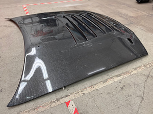 Nissan Skyline R32 GTR Carbon kapott (2 foto / 6)