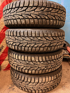 Peugeot 4x108 + Sailun Ice Blazer 175/65R14C naastrehvid (1 foto / 4)