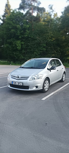 Toyota Auris 1.6 97kw бензин 2011 (1 фото из 14)