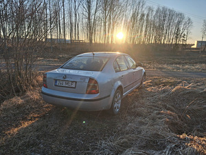 Skoda superb 2008 1.9 TDi (5 foto / 8)