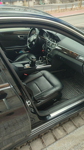 MERCEDES-BENZ E 200 NGT (6 foto / 9)