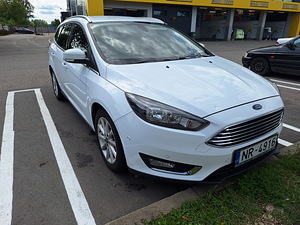 Ford Focus (4 foto / 15)