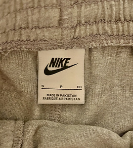 Nike шорты (2 фото из 2)