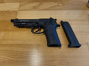 UUS UMAREX BERETTA M9A3 õhkrelv 4,5mm CO2 Blowback (7 foto / 10)