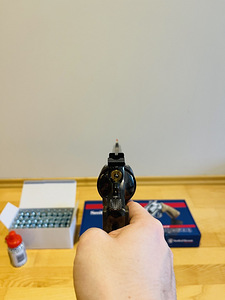 UUS UMAREX SMITH & WESSON M29 8 3/8" 4,5mm CO2 revolver kit (8 foto / 10)