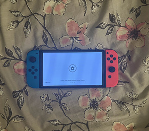 Nintendo Switch OLED (peaaegu uus) terve komplekt (5 foto / 6)