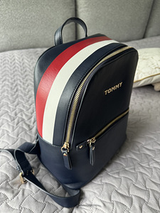 Женский рюкзак (2 фото из 4)