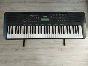 Синтезатор Yamaha PSR-E283 (1 фото из 6)