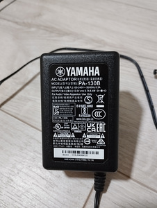 Синтезатор Yamaha PSR-E283 (6 фото из 6)