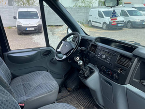 Ford Transit Tourneo Facelift 2.2 TDCi 74kW (5 foto / 8)