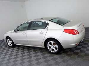 Peugeot 508 Elegance 1.6 115kW (4 foto / 7)