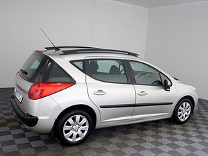 Peugeot 207 Elegance 1.4 70kW (3 foto / 7)