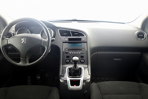 Peugeot 5008 Elegance Facelift 1.6 115kW (5 foto / 7)
