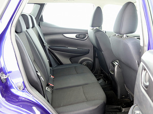 Nissan Qashqai Tekna ATM 1.2 85kW (7 foto / 9)