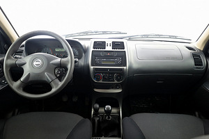 Nissan Terrano Facelift 4x4 2.7 dCi 92kW (5 foto / 7)