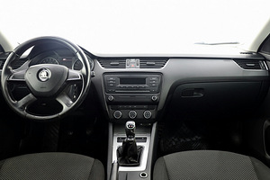 Skoda Octavia Comfortline 4x4 2.0 TDI 110kW (5 foto / 7)