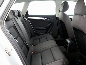 Audi A4 Comfortline 1.8 118kW (7 foto / 7)