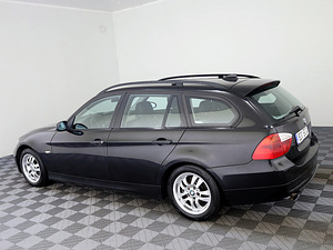 BMW 320 Touring Executive ATM 2.0 D 110kW (4 foto / 7)