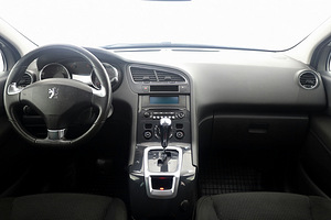 Peugeot 5008 Elegance ATM 1.6 115kW (5 foto / 8)