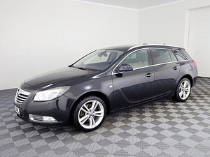 Opel Insignia Cosmo 4x4 ATM 2.0 CDTi 118kW (2 foto / 8)