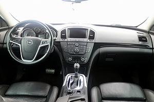 Opel Insignia Cosmo 4x4 ATM 2.0 CDTi 118kW (5 foto / 8)