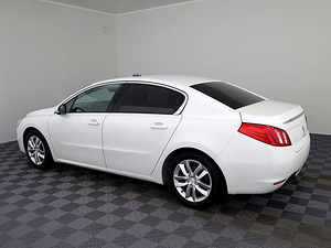 Peugeot 508 Elegance 1.6 115kW (4 foto / 8)
