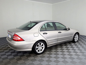Mercedes-Benz C 180 Classic Facelift ATM 1.8 105kW (3 foto / 8)