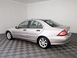 Mercedes-Benz C 180 Classic Facelift ATM 1.8 105kW (4 foto / 8)