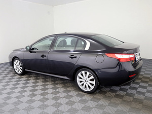 Renault Latitude Initiale Paris ATM 2.0 dCi 127kW (4 foto / 9)