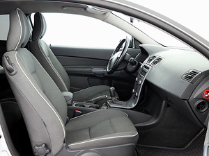 Volvo C30 Momentum 1.6 D4 80kW (6 foto / 7)
