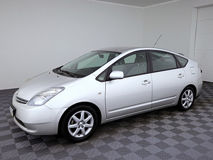 Toyota Prius Hybrid 1.5 57kW (2 foto / 8)
