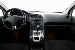 Peugeot 5008 Elegance ATM 1.6 HDi 80kW (5 foto / 9)