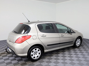Peugeot 308 Facelift 1.6 HDi 68kW (3 foto / 8)