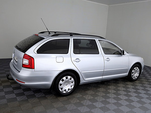 Skoda Octavia Comfortline Facelift 1.6 75kW (3 foto / 7)