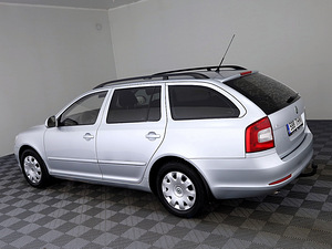 Skoda Octavia Comfortline Facelift 1.6 75kW (4 foto / 7)