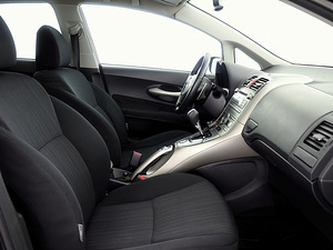 Toyota Auris Linea Sol ATM 1.6 91kW (6 foto / 8)