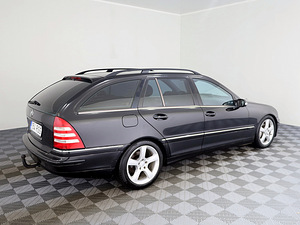 Mercedes-Benz C 320 Avantgarde Facelift ATM 3.0 CDI 165kW (3 foto / 7)