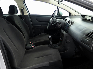 Citroen C4 Facelift 1.6 88kW (6 foto / 8)