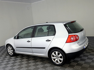 Volkswagen Golf Comfortline 2.0 TDI 103kW (4 foto / 7)