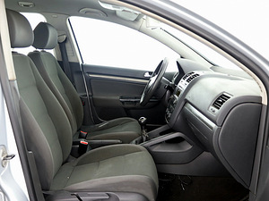 Volkswagen Golf Comfortline 2.0 TDI 103kW (6 foto / 7)