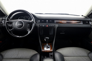 Audi Allroad Luxury ATM 2.5 TDI 132kW (5 foto / 7)