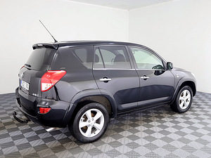 Toyota RAV4 Luxury 4x4 2.2 D-CAT 130kW (3 foto / 8)