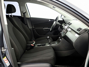 Volkswagen Passat Comfortline Facelift 2.0 TDI 81kW (6 foto / 7)