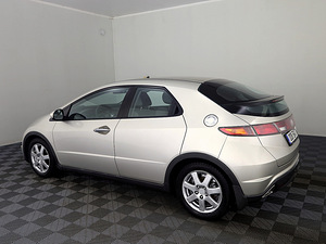Honda Civic Elegance 1.8 103kW (4 foto / 7)