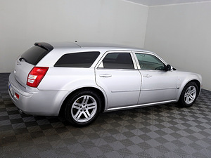 Chrysler 300 C Limited ATM 3.0 CRD 160kW (3 foto / 7)