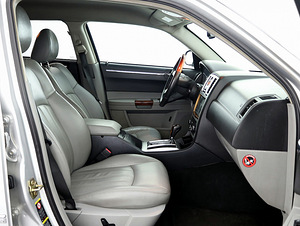 Chrysler 300 C Limited ATM 3.0 CRD 160kW (6 foto / 7)