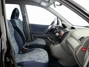 Mitsubishi Space Runner Comfort 2.4 110kW (6 foto / 7)