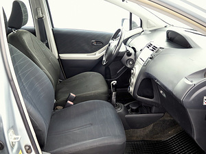Toyota Yaris Linea Sol 1.4 D-4D 66kW (6 foto / 8)