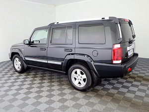 Jeep Commander Limited 3.0 CRD 160kW (4 foto / 8)
